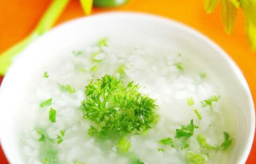 高血压夏天吃什么好（夏天高血压患者吃什么好）