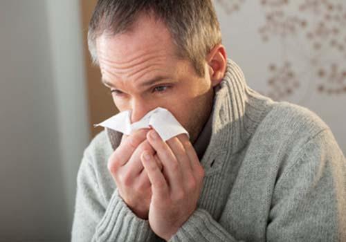 感冒鼻塞和鼻炎鼻塞的区别（怎么区分感冒鼻塞还是鼻炎鼻塞）