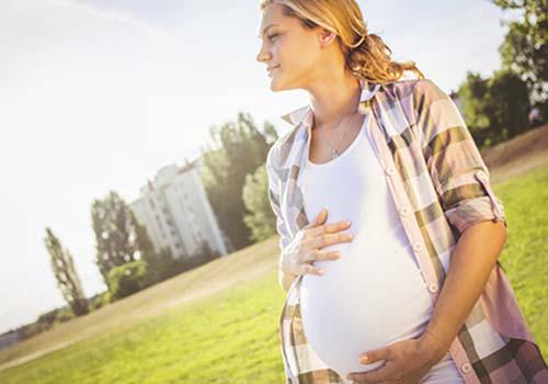 孕妇散步对胎儿有什么好处（孕妇散步对胎儿的好处）