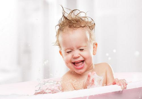 夏天洗澡用沐浴露好还是香皂好 冬天洗澡用香皂好还是沐浴露好