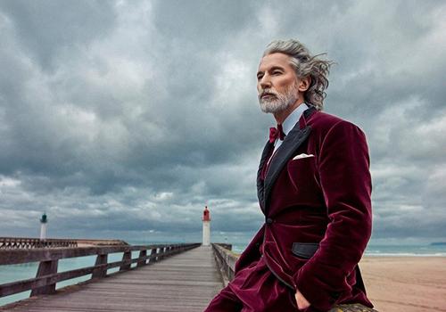 老年人口臭是什么原因引起的（老年人口臭是什么原因引起的吗）