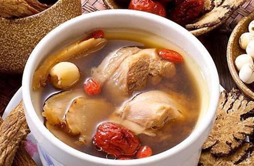 女人手脚冰凉怎么调理 女人手脚冰凉怎么调理吃什么药