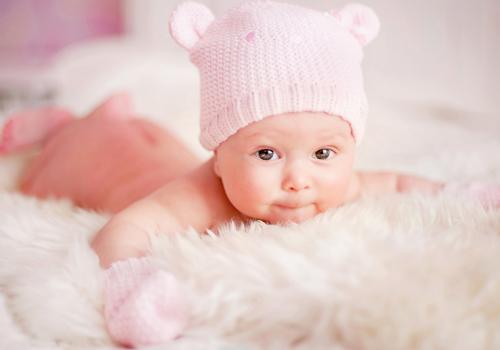 孩子嘴巴里面有小红点怎么回事 小孩嘴巴里有小红点怎么回事