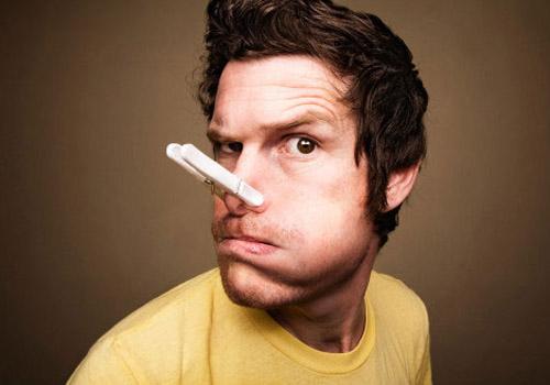 鼻子不通气小妙招（鼻子不通气小妙招按摩哪里）