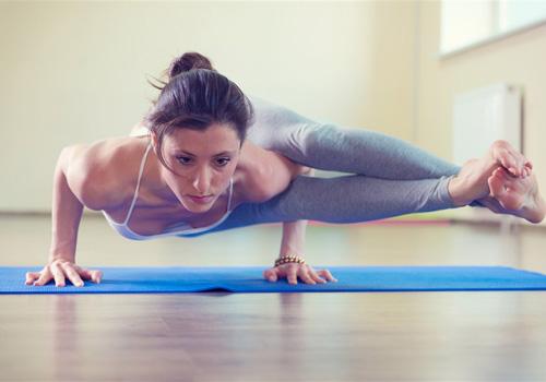 冬季为什么更要练瑜伽(冬天为什么要练瑜伽)