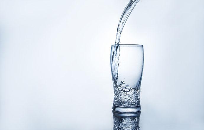 开水烧开后多久不能喝（烧开的开水多久不能喝）