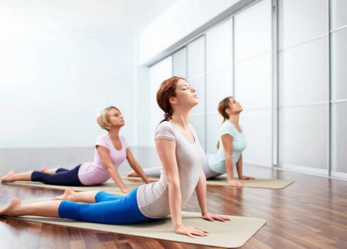 练瑜伽脖子拉伤怎么办 练瑜伽伤了颈椎怎么办