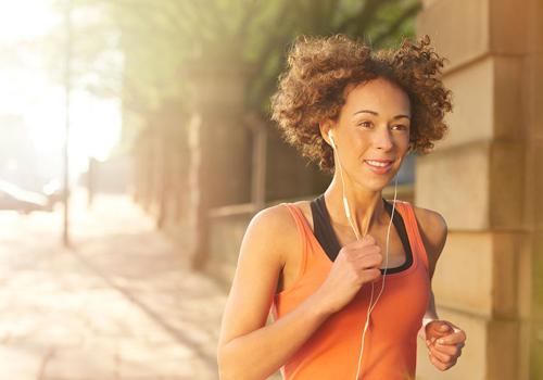 跑步听歌好不好 跑步听歌好还是不听歌好