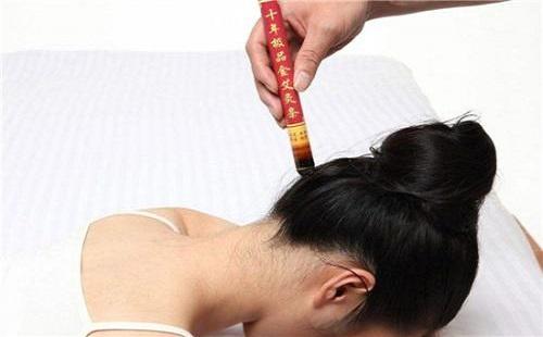 艾灸风池的作用与好处（风池能艾灸吗?自己怎样艾灸好啊?）