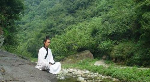 辟谷可以喝水吗（辟谷时能喝水吗）