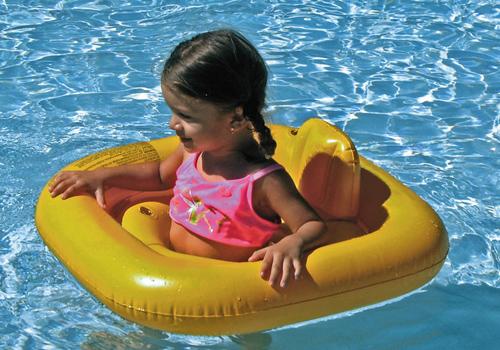 带婴儿去游泳馆好吗（宝宝带去游泳好吗）