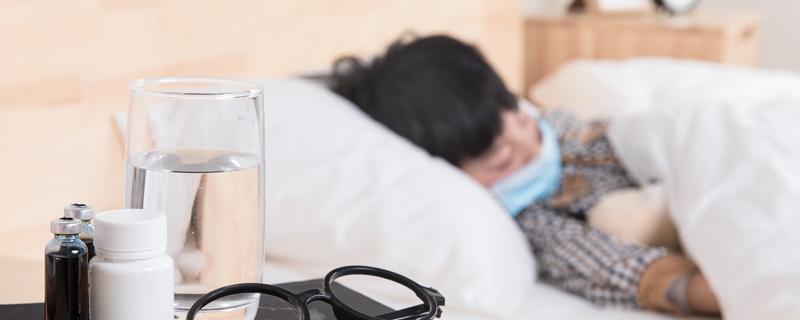 湿毛巾退烧的正确方法（湿毛巾怎么退烧）