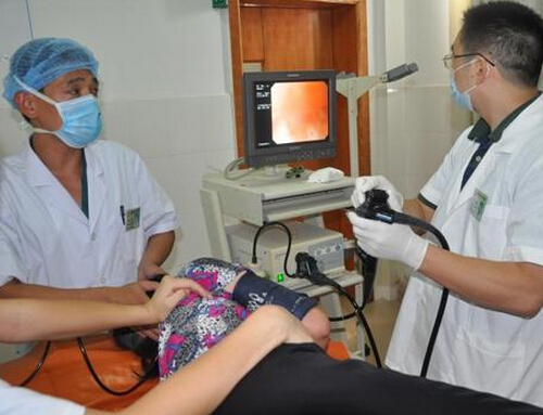 胃镜检查痛苦吗(普通胃镜检查痛苦吗)