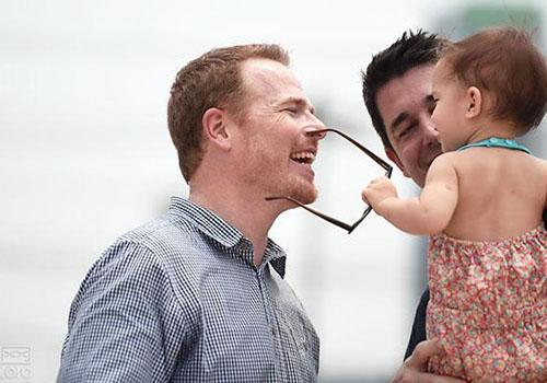 同性恋如何生孩子的