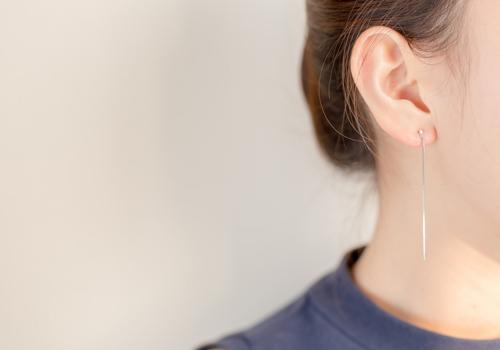 耳朵发烧是什么原因 两个耳朵发烧是什么原因