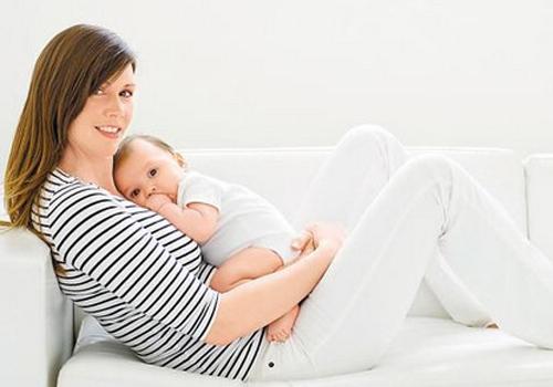 哺乳期来月经正常吗 哺乳期来月经会影响奶水质量吗