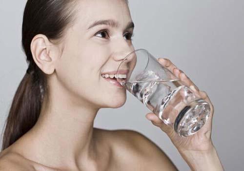 孕妇上火嗓子疼怎么办（孕妇上火嗓子疼怎么办最简单的方法）