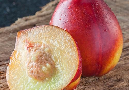 孕妇吃油桃对胎儿有影响吗（孕妇吃油桃子对胎儿好吗）