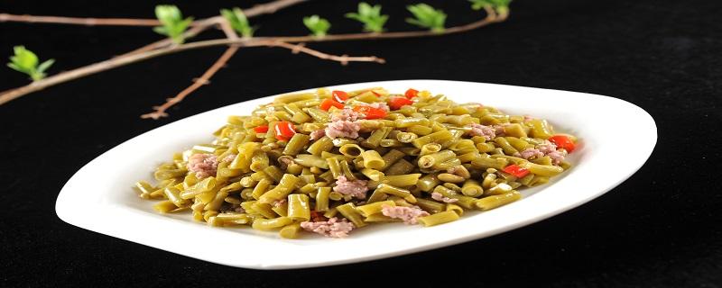 腌制的酸豆角可以生吃吗（腌酸豆角直接生吃了怎么办）