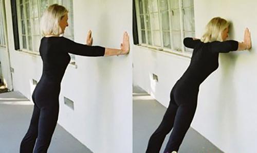 墙壁俯卧撑哪里发力（墙上做俯卧撑）