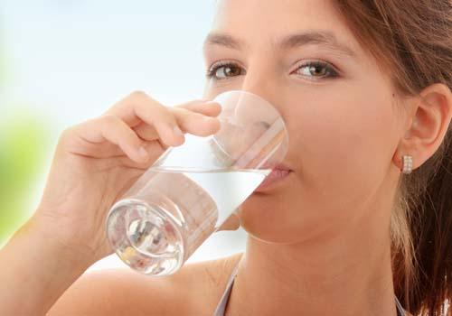 早上喝温开水的好处 早上喝温开水的好处养生堂