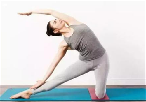 晚上做瑜伽好吗(深夜做瑜伽好吗)