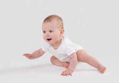 宝宝发烧物理降温的正确做法(夏天宝宝发烧物理降温的正确做法)