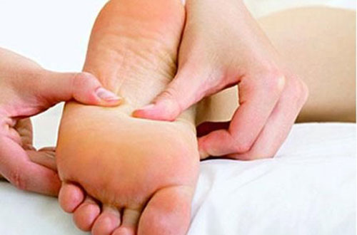 按摩治疗失眠的方法(治疗失眠最有效的按摩方法)