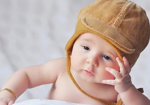 宝宝受凉吐奶了怎么办(小孩受凉吐奶怎么办?)