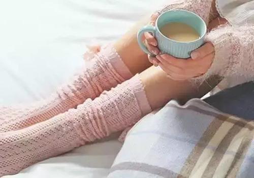 冬天手脚冰凉是怎么回事（孩子冬天手脚冰凉是怎么回事）