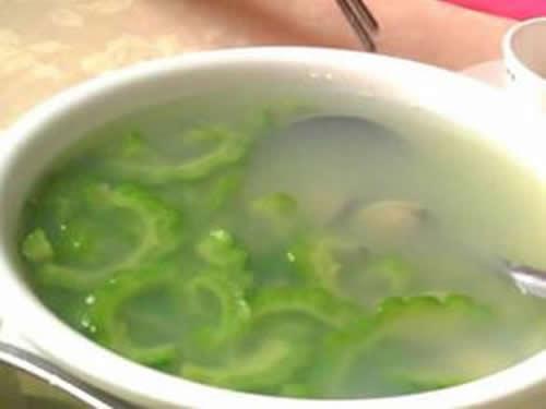 结膜炎吃什么食物好（得了结膜炎吃什么食物好）