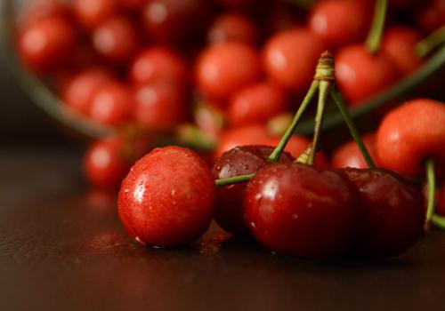 经常熬夜吃什么水果对皮肤好 女人经常熬夜吃什么水果对皮肤好