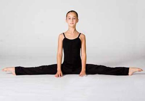 劈叉可以瘦腿吗(劈叉能瘦腿吗是不是就是拉伸)