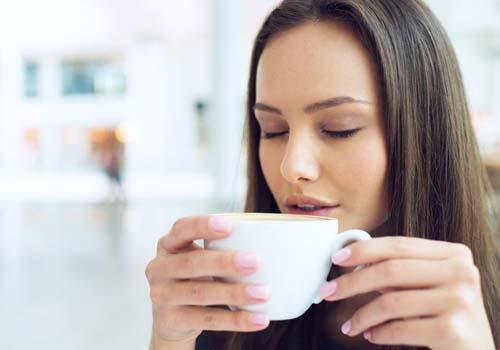 夏天来月经可以喝凉水吗 夏天来月经可以喝凉水吗吗