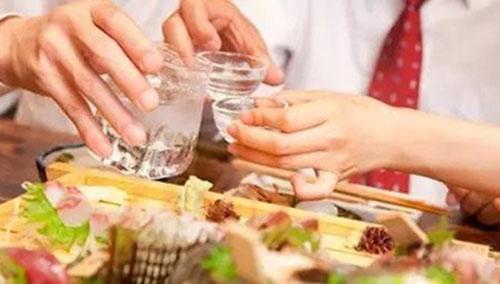 如何喝酒不伤身（怎样喝白酒不伤身）