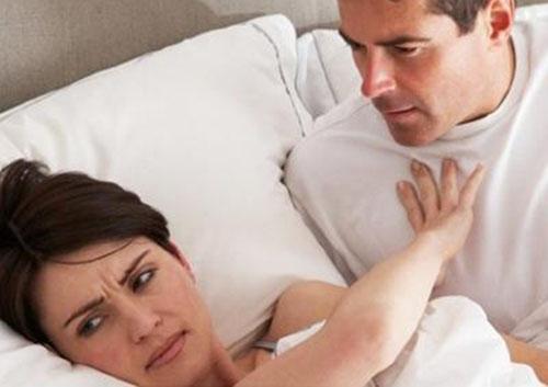 产后失眠是怎么回事（产后失眠是怎么回事儿）