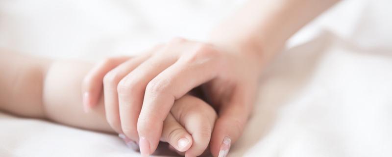 宝宝踢被子有什么妙招 八个月宝宝踢被子有什么妙招