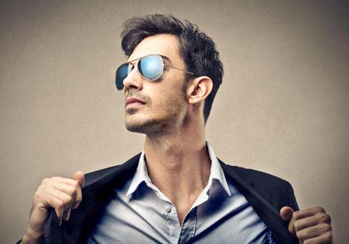 戴太阳眼镜为什么会头晕（为什么有的人戴太阳镜会头晕）