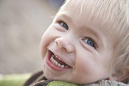 小孩换牙早是不是性早熟 小孩换牙早跟早熟有关系吗