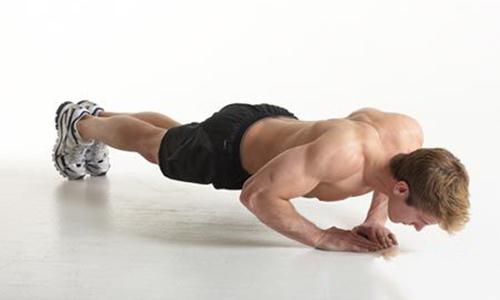 男生做俯卧撑最佳时间(做俯卧撑的最佳时间)