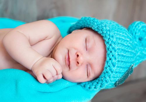 宝宝鼻塞可以喝姜水吗（婴儿鼻塞可以喝姜水吗）