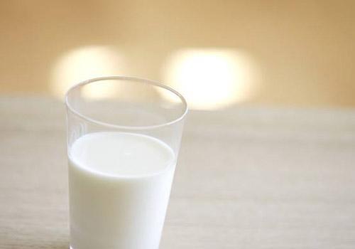 头发掉的厉害吃什么好（头发掉得厉害吃什么好）