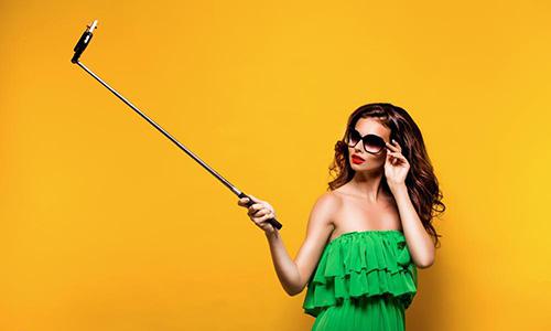 喜欢自拍的女人的心理 喜欢在朋友圈晒照片人的心理特征