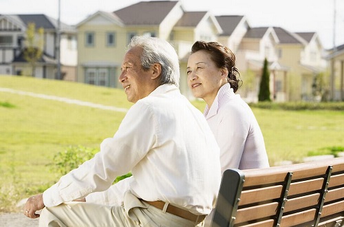 老人流鼻血是什么原因（80岁老人流鼻血是什么原因）