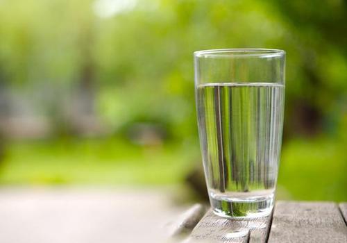 喝了艾滋病人喝过的水会传染吗（喝了艾滋病人喝过的水会被传染吗）