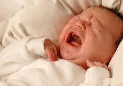 宝宝出生17天肚脐出血怎么办(宝宝出生17天肚脐出血怎么办呀)