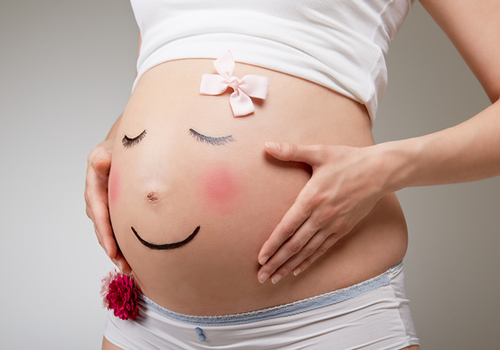 孕妇夏天可以吃龟苓膏吗（怀孕期可以吃龟苓膏吗）