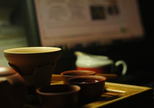 经常熬夜喝什么茶（男人经常熬夜喝什么茶）