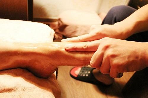 脚底怎么按摩方法图解 脚底按摩怎么按摩法