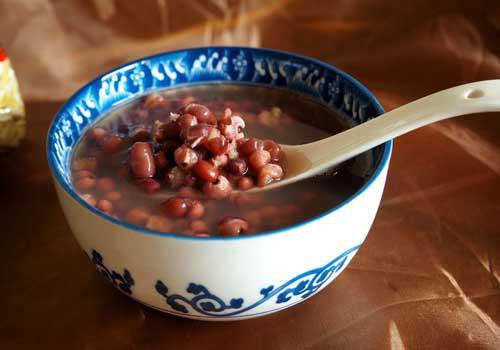 潮湿天气吃什么好 天气潮湿吃啥好